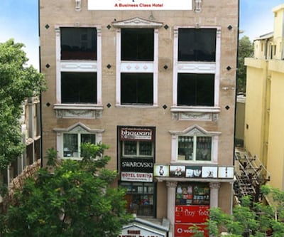 Hotel Suriya International (Pondy Bazaar)